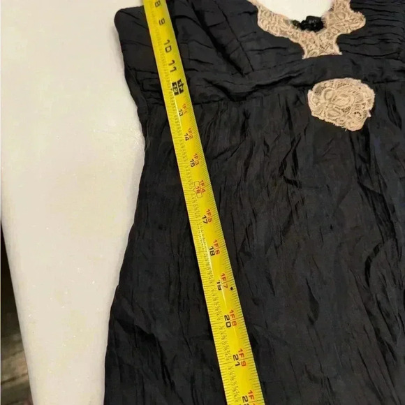 Peep studio 100% silk camisole black with cream lace adjustable straps Sz med - Picture 9 of 9